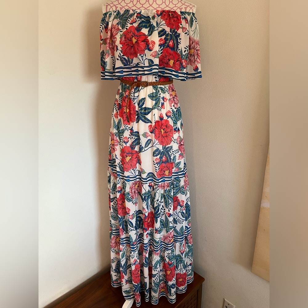 NWT Jealous Tomato Isla Floral off shoulder maxi dress Size M with belt